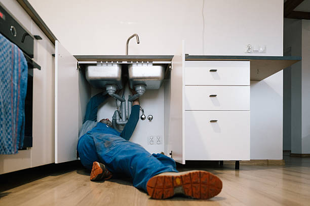 Professional Plumbing technician working in Cougar, WA